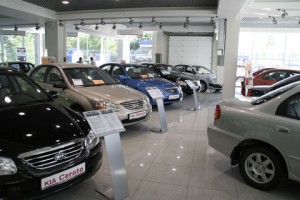 Продажа подержанных отечественных или дорогих импортных автомобилей 